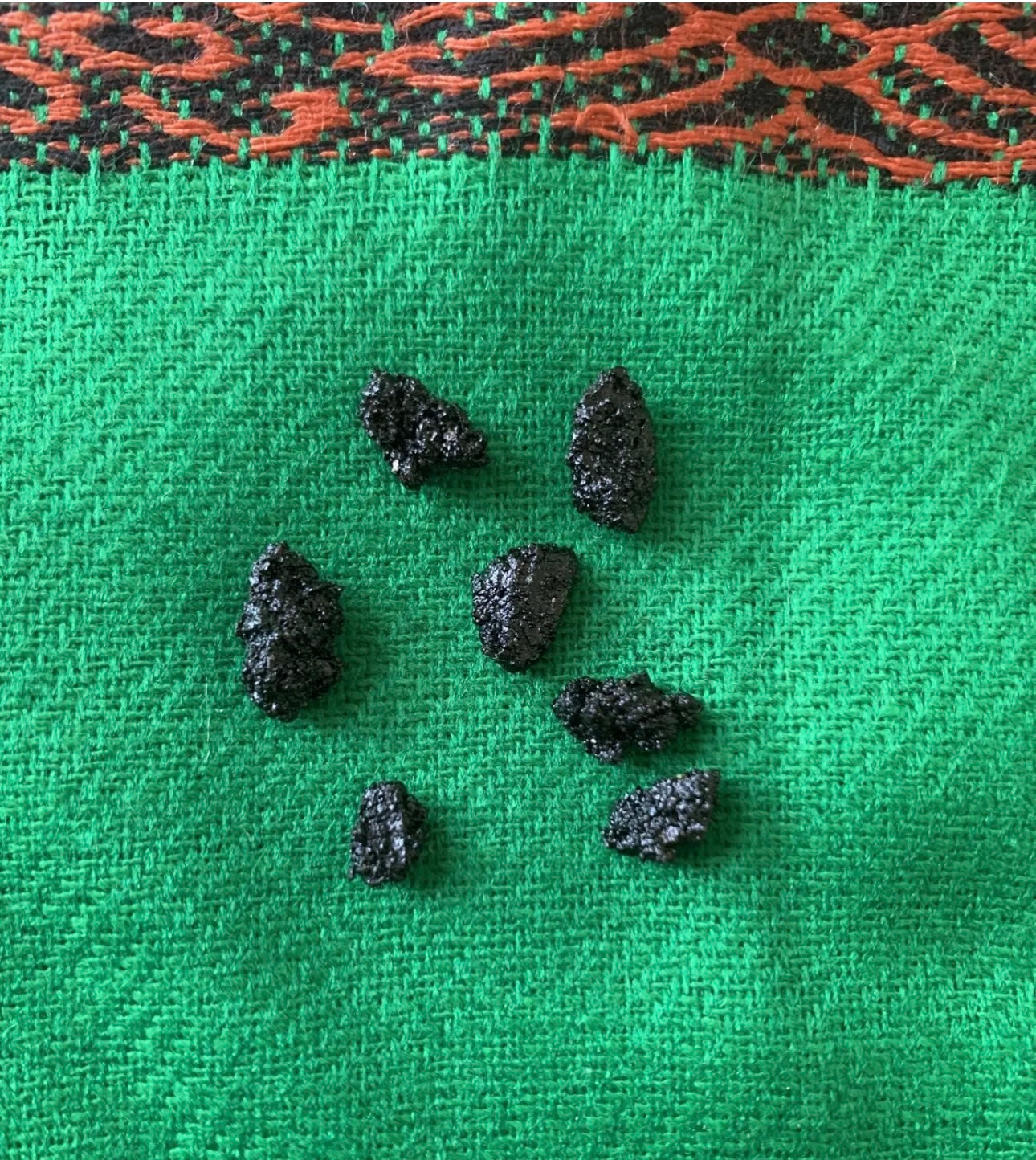 Islamic Hajr E Aswad Stone Cement Tar 4 Pieces